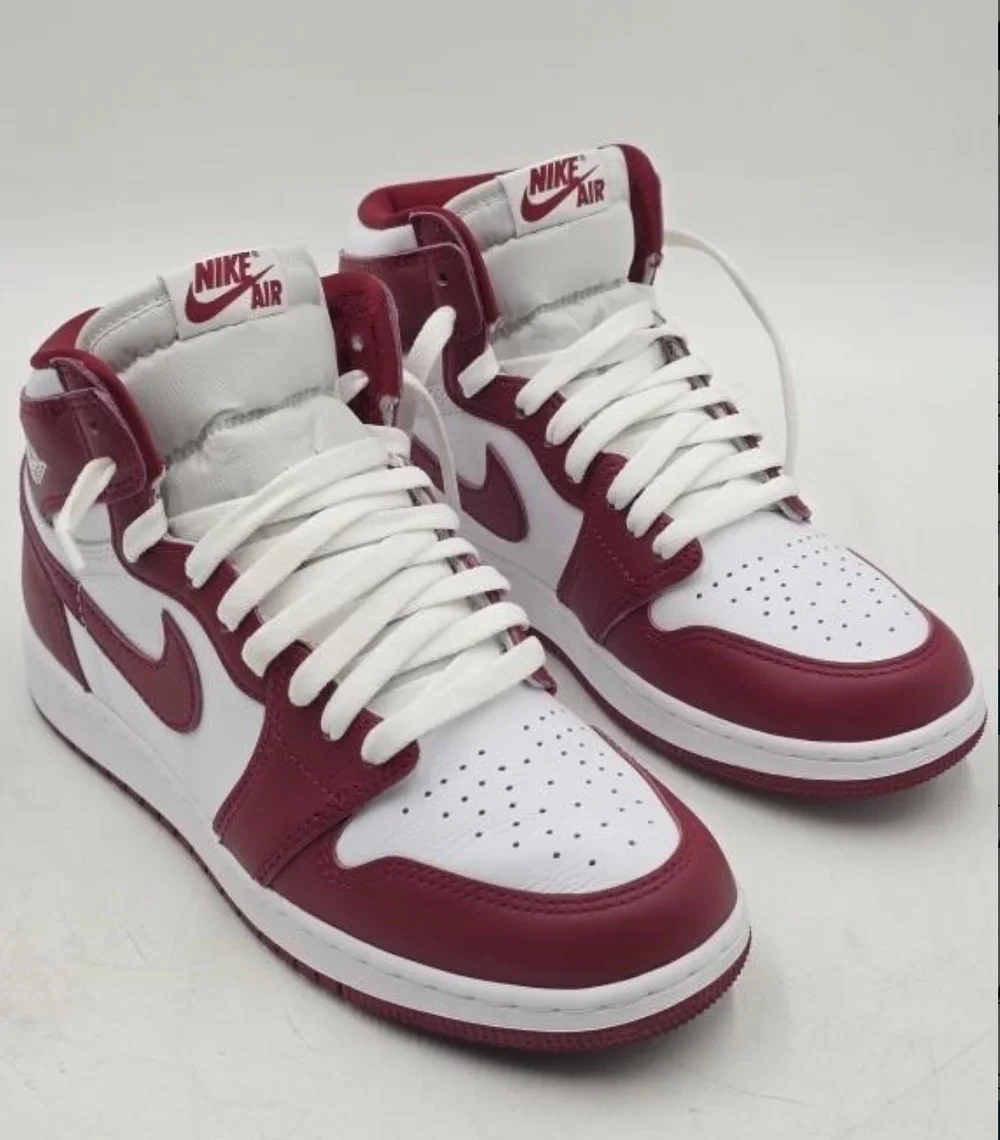 Nike Air Jordan 1 Retro High OG Team Red Sneakers